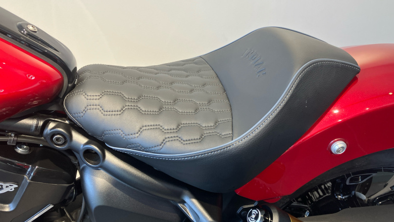 Indian Scout 101 Ltd+Tech Maroon w/graphics (25MY)